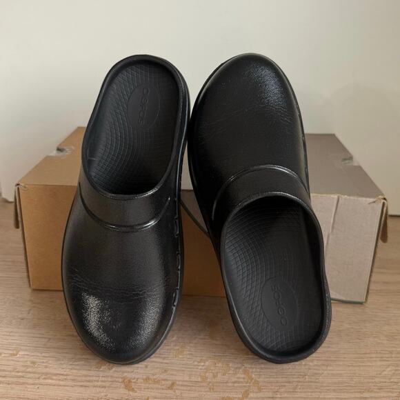 ￼OOFOS OOCLOOG ‘Triple Black’ Clog Comfort Sandal- Men 6- W 8 main image 6
